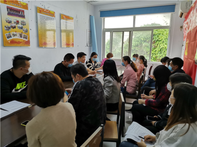 鄭州市新同樂社區黨委組織觀看大型電視政論片《雄關》主題活動紀實