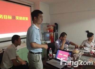 浪鯨衛浴“總裁簽售一字千金”大型促銷活動成功落地宜昌，專業服務鑄就行業典范